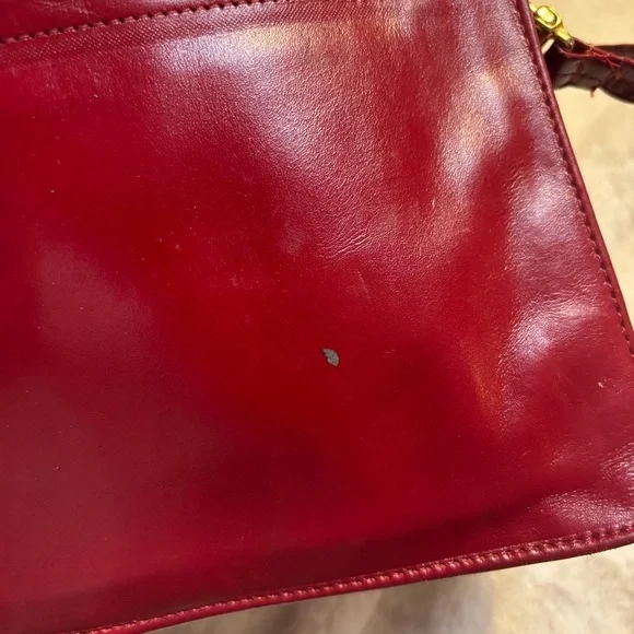 Vintage Crossbody Bag Red Snakeskin Print Gold-tone Hardware Vegan Patent Shiny - Picture 5 of 15